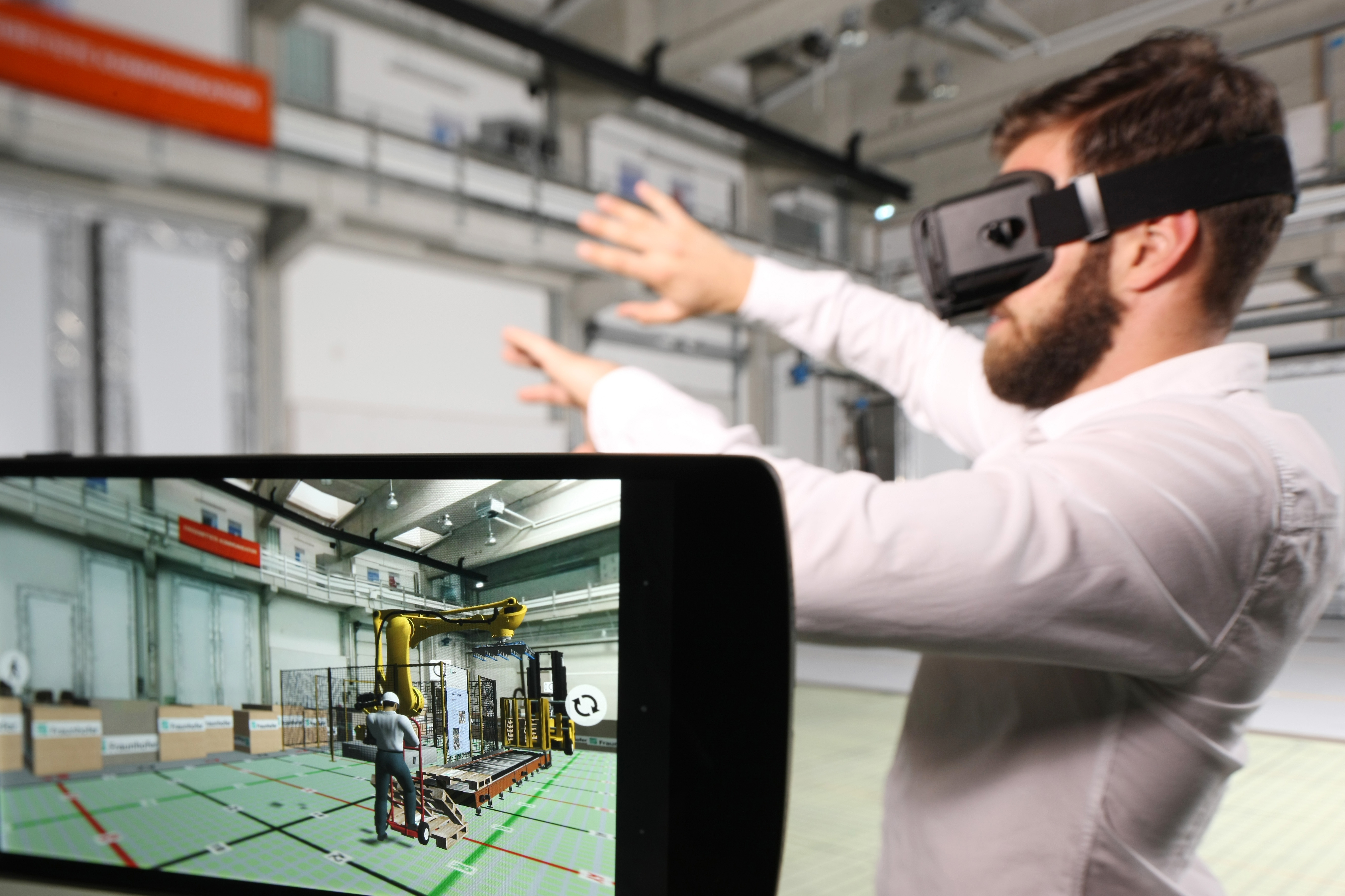 Virtual Reality mit Lokalisierungstechnologie vereinfacht Planung und Gestaltung von Gebäuden, Infrastrukturen und Prozessen. © Fraunhofer IIS/Kurt Fuchs