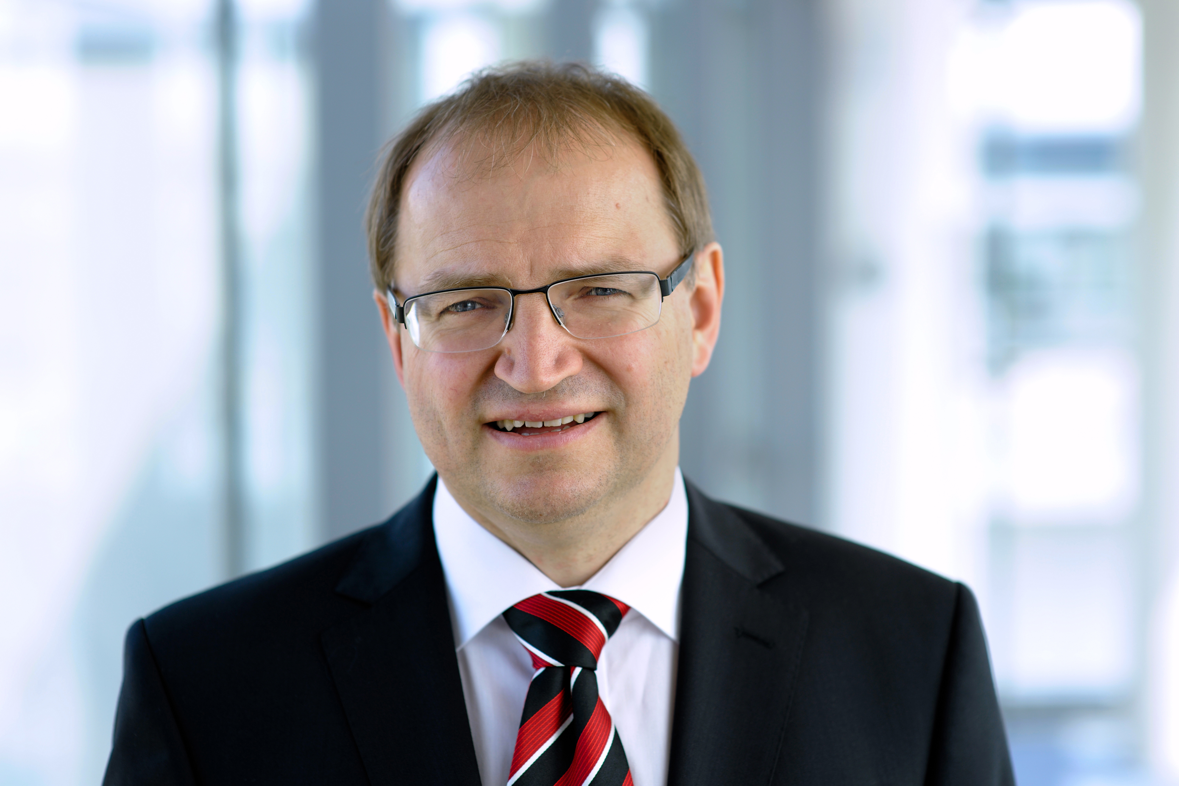 Dr.-Ing. Bernhard Grill, Institutsleiter des Fraunhofer IIS mit der Zuständigkeit für Audio & Multimedia, © Fraunhofer IIS/Karoline Glasow